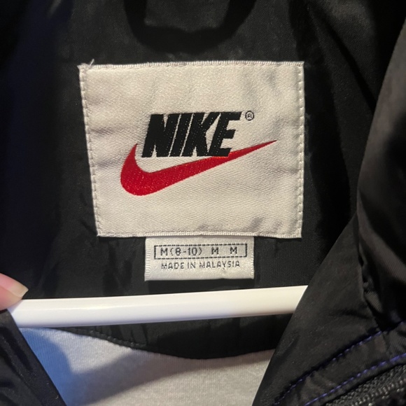 Vintage Nike Windbreaker - Picture 4 of 5